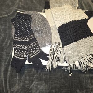 American Eagle Outfitters Gray and Black Knit Hat